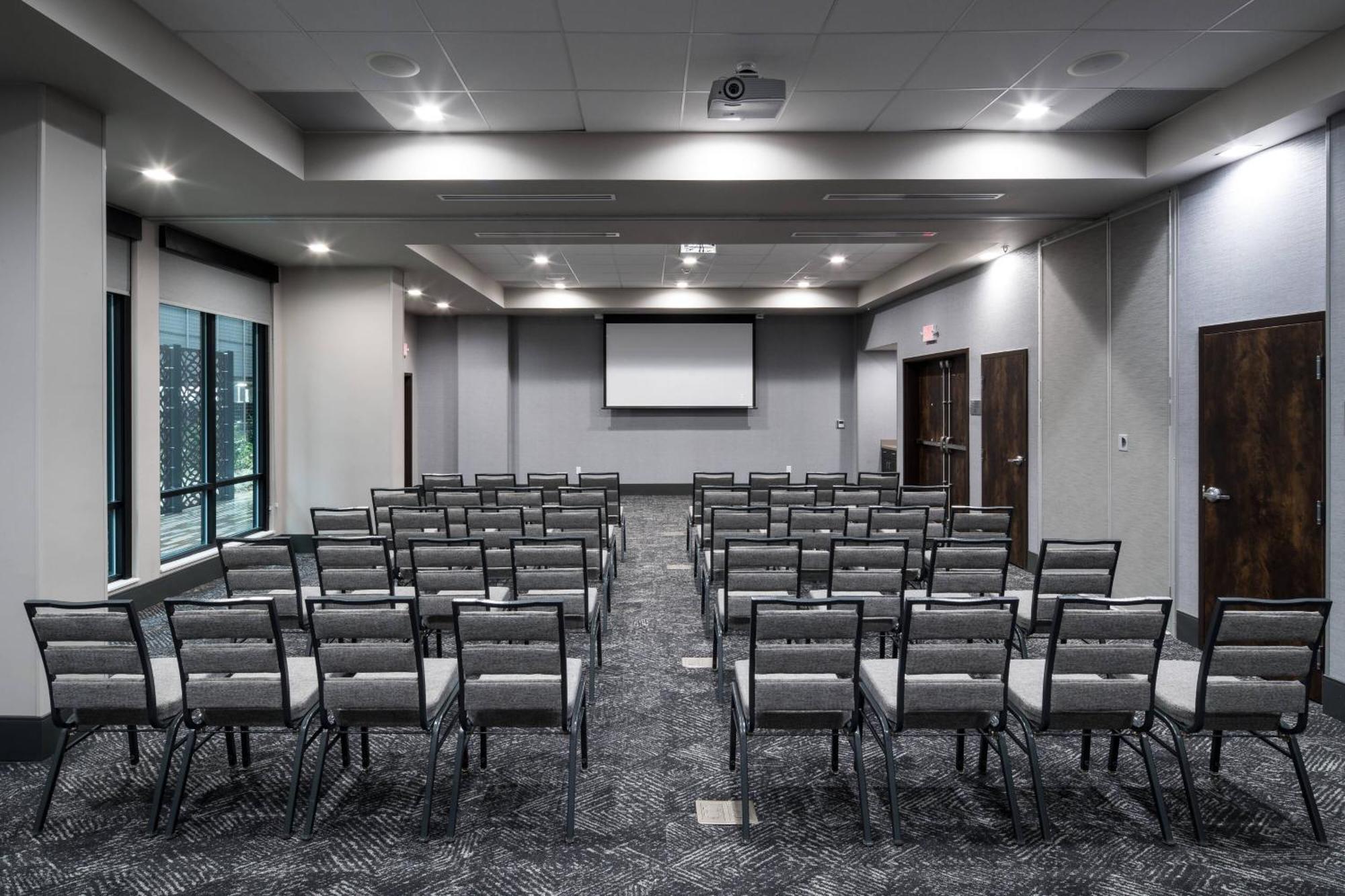 Courtyard By Marriott Houston Heights/I-10 Hotel Exterior photo